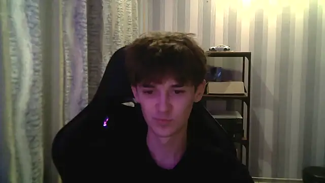 Hoot Dude  online show from 28, 11, 2025