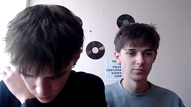 Hoot Dude  online show from 1, 10, 2025