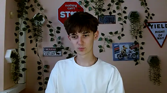 Hoot Dude  online show from 8, 10, 2025