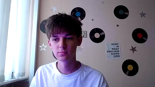 Hoot Dude  online show from 2, 10, 2025