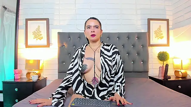 Samantha Fiire online show from 6, 10, 2025