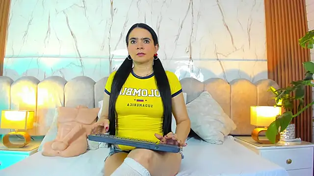 Samantha Fiire online show from 17, 6, 2026