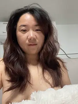 Momo-9988 online show from 4, 11, 2025