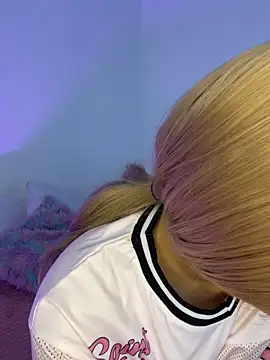 emily  walker online show from 10, 4, 2026