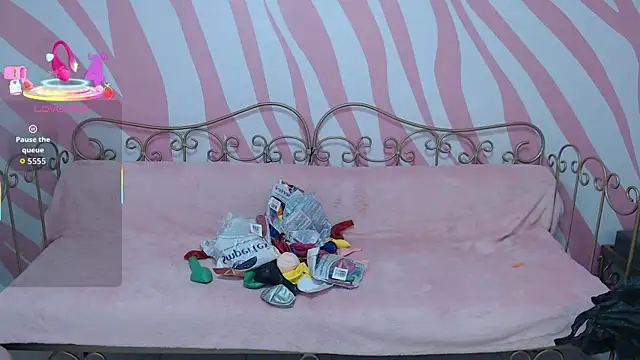 saabrina  online show from 30, 9, 2025