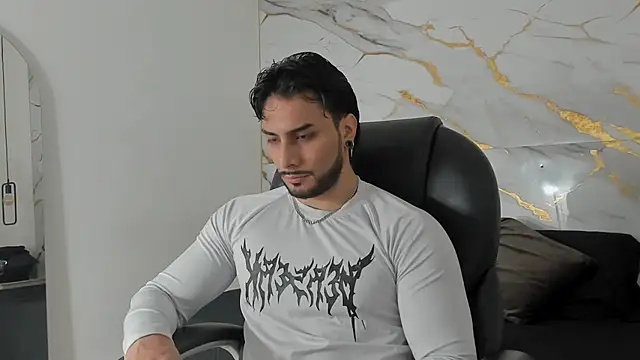 Snapshot of Miike_Stone1 chatting on 14, 1, 2026 Miike Stone1 online show from 14, 1, 2026