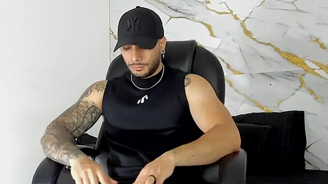 Snapshot of Miike_Stone1 chatting on 14, 10, 2025 Miike Stone1 online show from 14, 10, 2025