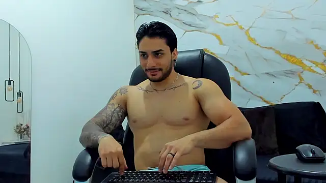 Snapshot of Miike_Stone1 chatting on 8, 10, 2025 Miike Stone1 online show from 8, 10, 2025