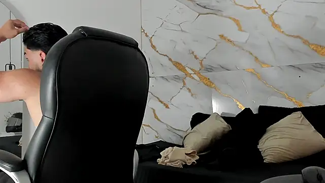 Snapshot of Miike_Stone1 chatting on 7, 11, 2025 Miike Stone1 online show from 7, 11, 2025