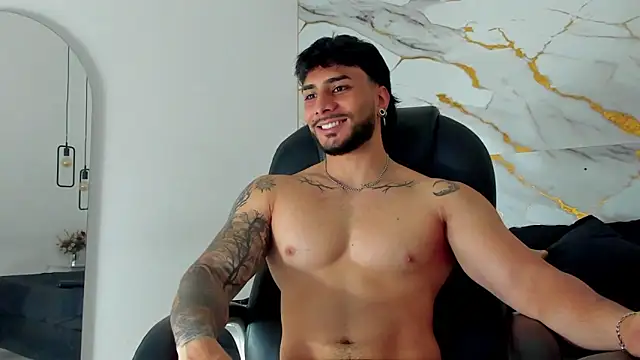 Snapshot of Miike_Stone1 chatting on 11, 11, 2025 Miike Stone1 online show from 11, 11, 2025