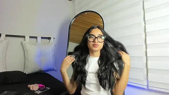 cherry bunnyx online show from 3, 10, 2025