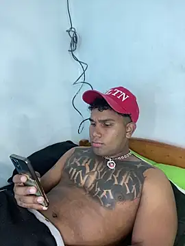 Snapshot of crezy_02 chatting on 23, 9, 2025 crezy 02 online show from 23, 9, 2025