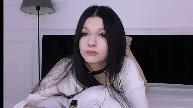 NoraAddams online show from 28, 10, 2025