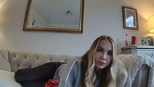 BarbieDolly x online show from 8, 10, 2025