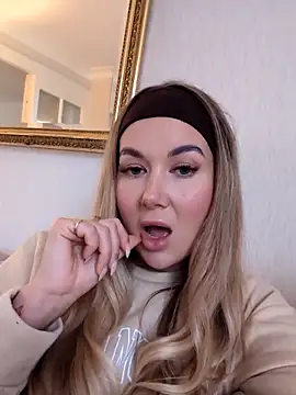 BarbieDolly x online show from 7, 11, 2025