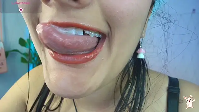 Hinata 21  online show from 4, 10, 2025