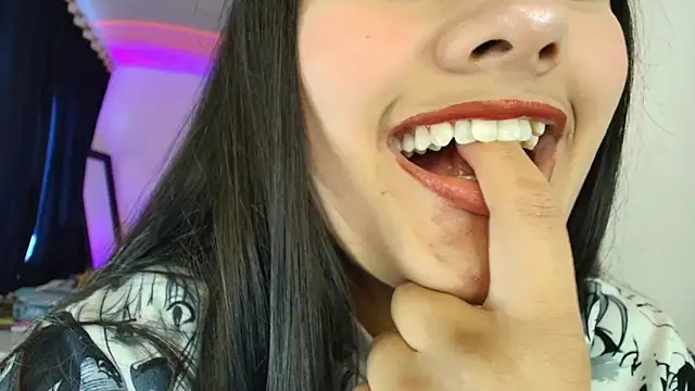 Hinata 21  online show from 11, 2, 2026