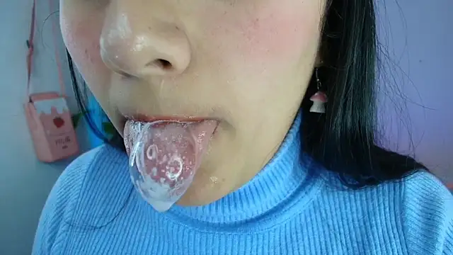 Hinata 21  online show from 15, 10, 2025