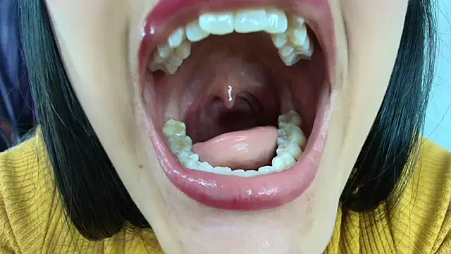 Hinata 21  online show from 31, 3, 2026