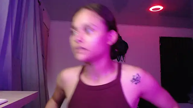 LittleCheerry69 online show from 22, 10, 2025