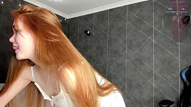 Red FoxGirl online show from 24, 2, 2026