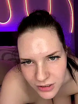 Mila-Jasmin online show from 11, 11, 2025