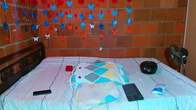 lorenacapelli online show from 2, 10, 2025