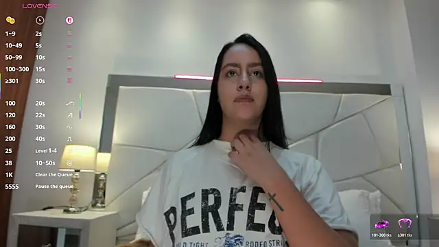 Natasha Kiim  online show from 17, 11, 2025