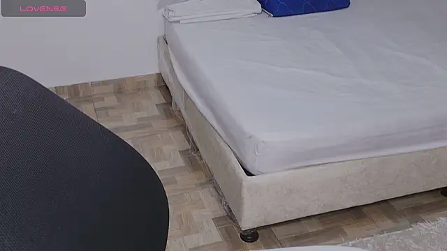 CattleyaAngel online show from 6, 3, 2026