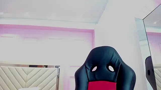 ALAHIACRUZ1 online show from 12, 3, 2026