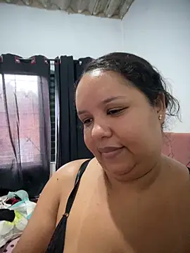 Snapshot of EggedGrowth chatting on 1, 2, 2026 EggedGrowth online show from 1, 2, 2026