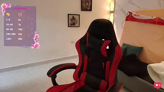 Snapshot of Nina_Rouge7 chatting on 16, 11, 2025 Nina Rouge7 online show from 16, 11, 2025