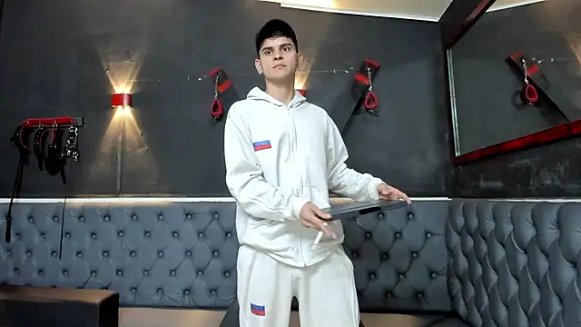 liam coleman25 online show from 17, 12, 2025