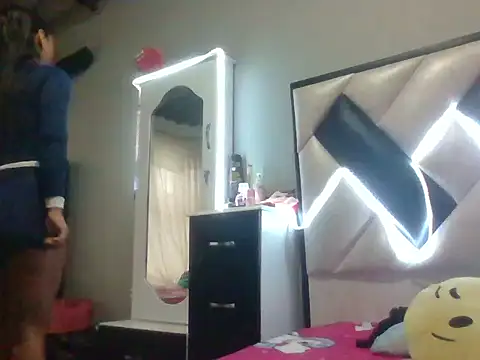 NileveSantanna online show from 30, 9, 2025