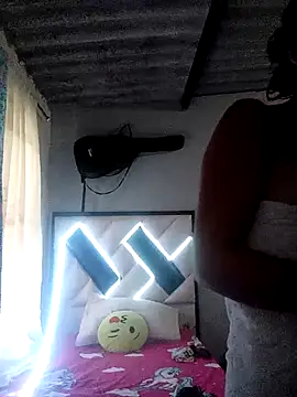 NileveSantanna online show from 6, 10, 2025