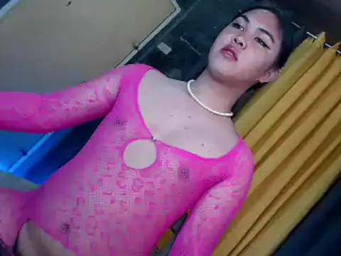 Snapshot of itsme_karina5 chatting on 8, 10, 2025 itsme karina5 online show from 8, 10, 2025