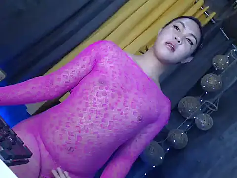 Snapshot of itsme_karina5 chatting on 17, 10, 2025 itsme karina5 online show from 17, 10, 2025