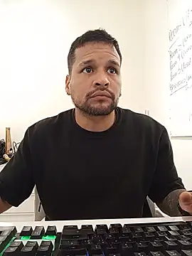 Snapshot of LucasGaeel chatting on 1, 7, 2026 LucasGaeel online show from 1, 7, 2026