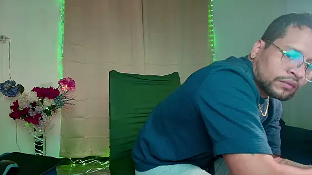 LucasGaeel online show from 11, 10, 2025