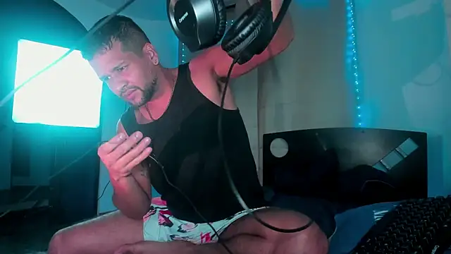 LucasGaeel online show from 3, 10, 2025