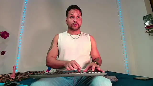 LucasGaeel online show from 4, 3, 2026