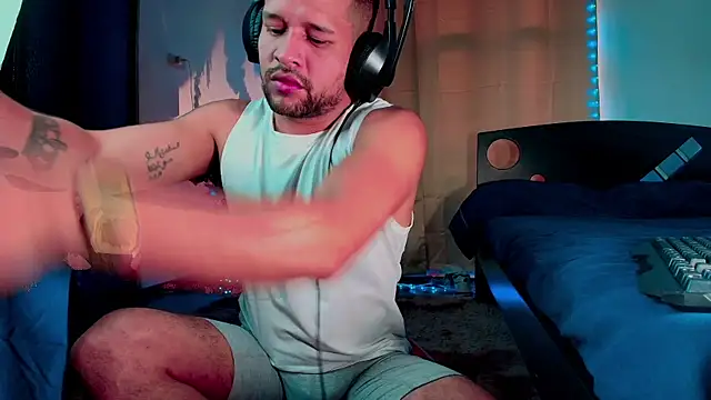 LucasGaeel online show from 24, 10, 2025