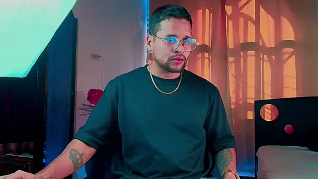 LucasGaeel online show from 4, 11, 2025