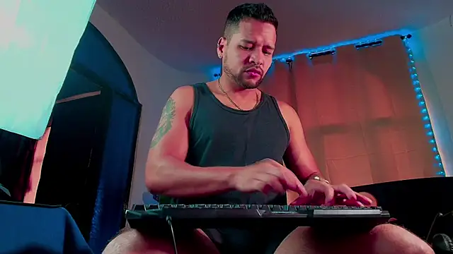 LucasGaeel online show from 27, 10, 2025