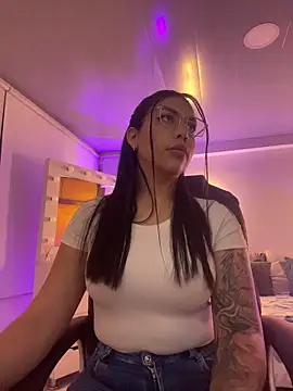 kloe28 online show from 5, 11, 2025