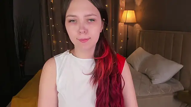 Monica  Queen online show from 14, 11, 2025