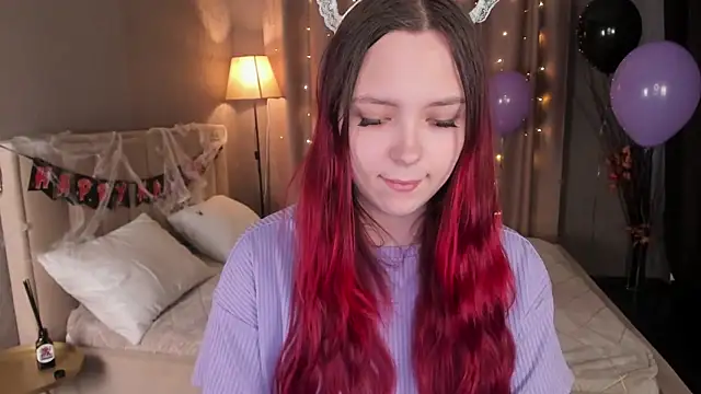 Monica  Queen online show from 27, 10, 2025