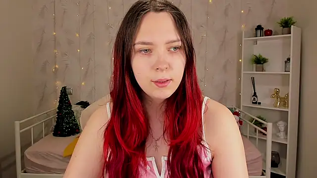 Snapshot of Monica__Queen chatting on 19, 12, 2025 Monica Queen online show from 19, 12, 2025