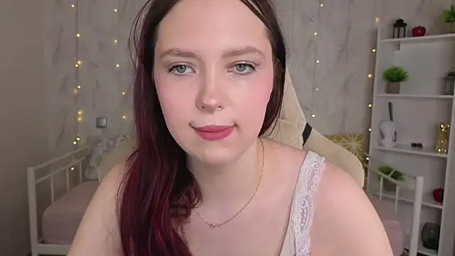 Monica  Queen online show from 6, 5, 2026
