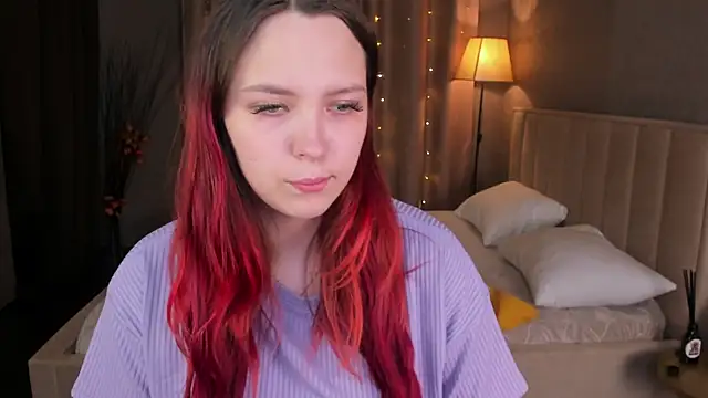 Monica  Queen online show from 25, 11, 2025